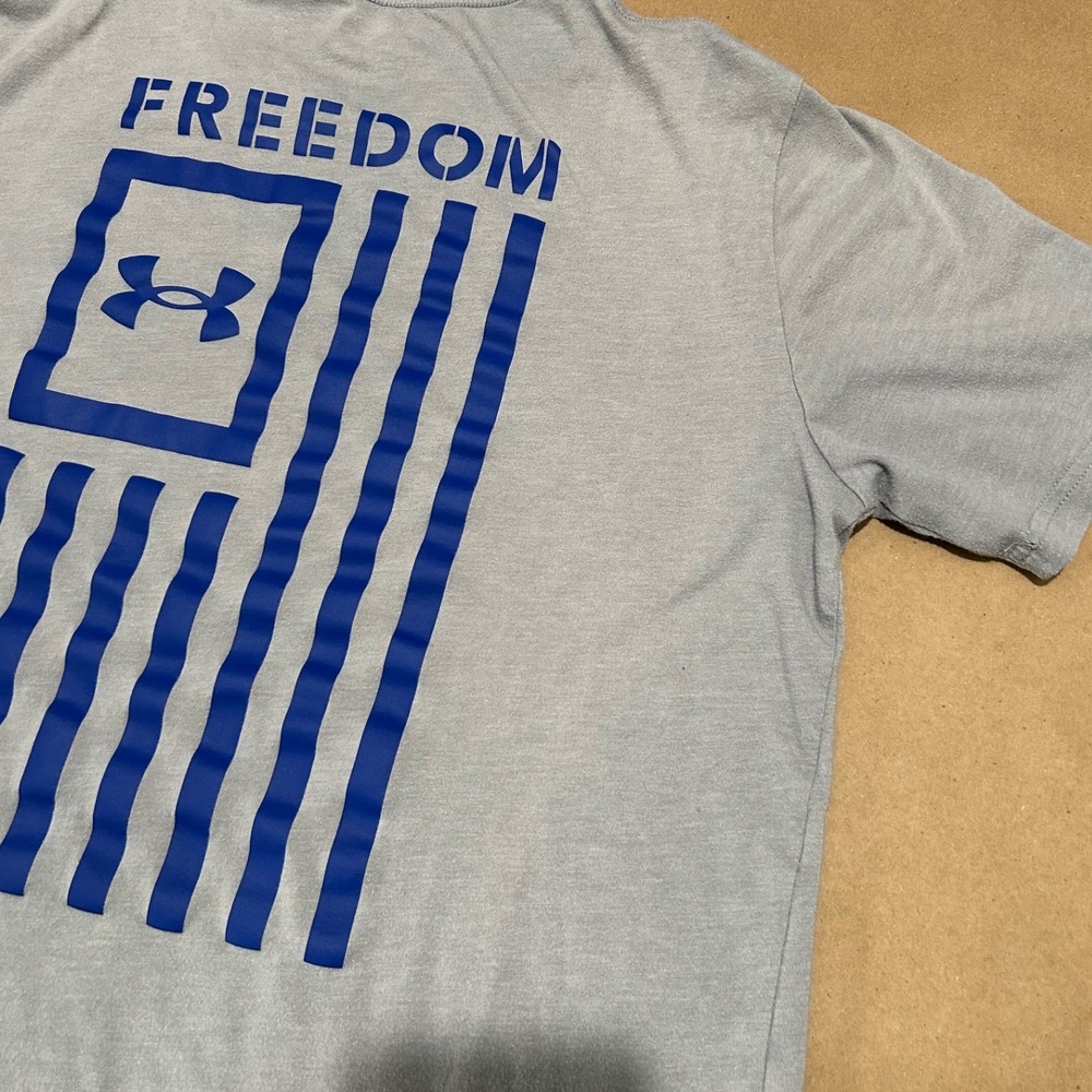 Under Armour Gray Freedom Graphic T-Shirt Mens Small - Picture 6 of 9